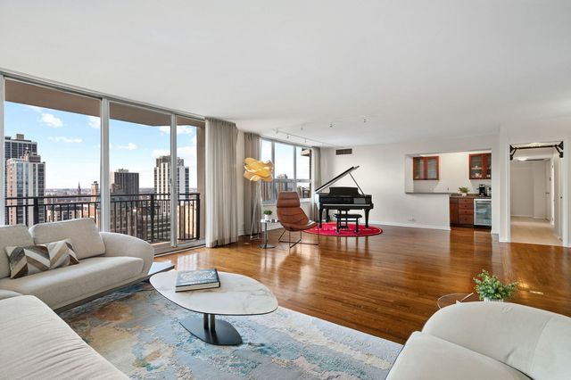 1515 N Astor Street 23BC, Chicago, IL 60610