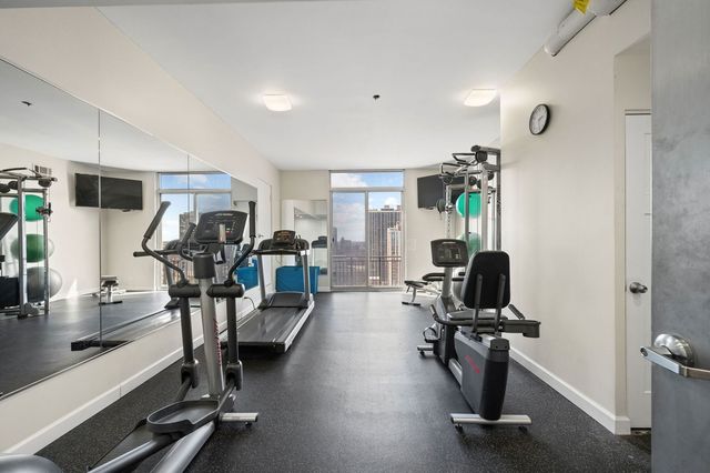 1515 N Astor Street 23BC, Chicago, IL 60610
