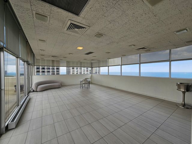 1515 N Astor Street 23BC, Chicago, IL 60610