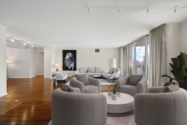1515 N Astor Street 23BC, Chicago, IL 60610