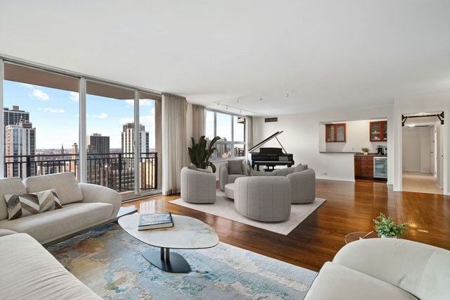 1515 N Astor Street 23BC, Chicago, IL 60610