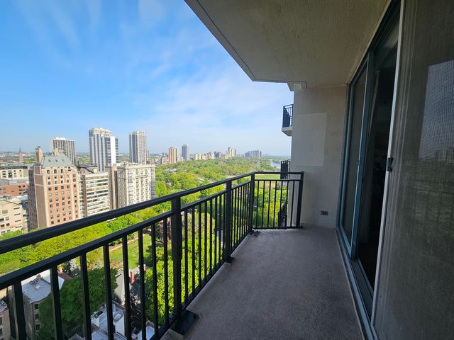 1515 N Astor Street 23BC, Chicago, IL 60610