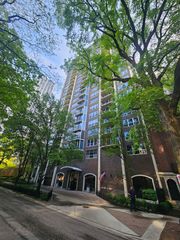 1515 N Astor Street 23BC, Chicago, IL 60610