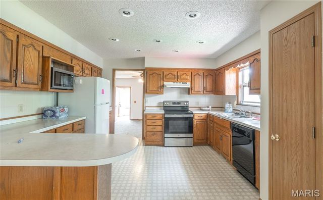 19980 Selby Road, Waynesville, MO 65583