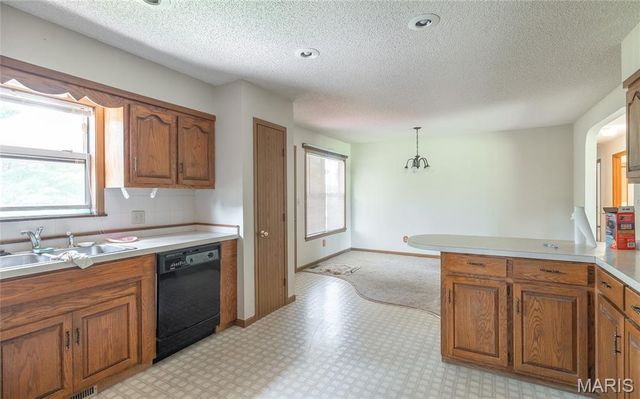 19980 Selby Road, Waynesville, MO 65583