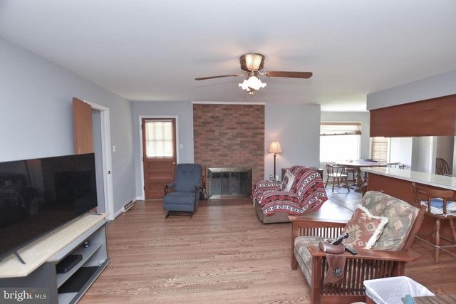 19141 YOUNGS CLIFF RD, Sterling, VA 20165