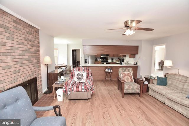 19141 YOUNGS CLIFF RD, Sterling, VA 20165