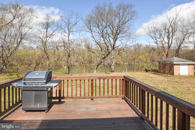 19141 YOUNGS CLIFF RD, Sterling, VA 20165