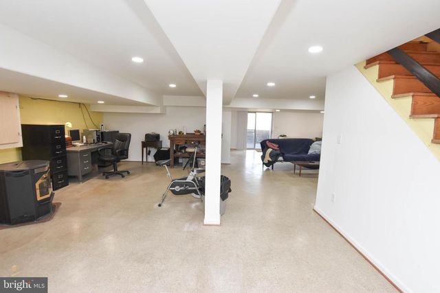 19141 YOUNGS CLIFF RD, Sterling, VA 20165