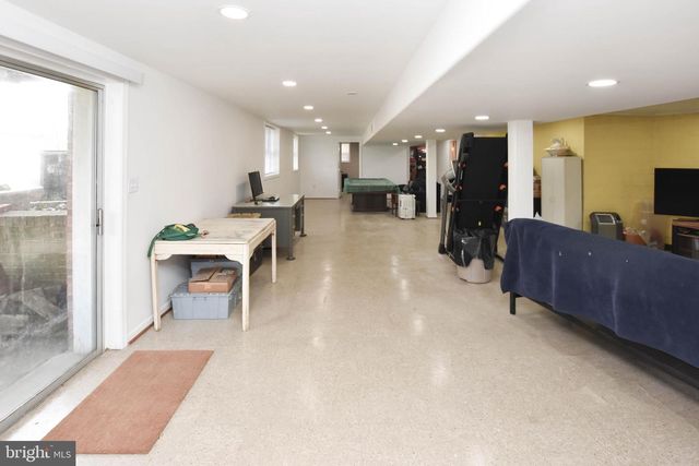 19141 YOUNGS CLIFF RD, Sterling, VA 20165