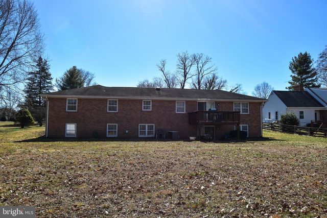 19141 YOUNGS CLIFF RD, Sterling, VA 20165