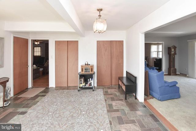 19141 YOUNGS CLIFF RD, Sterling, VA 20165