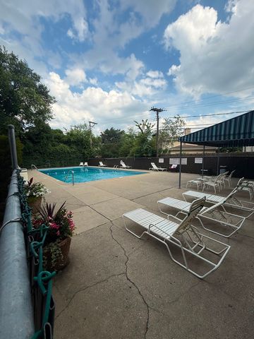 4601 W Touhy Avenue 506, Lincolnwood, IL 60712