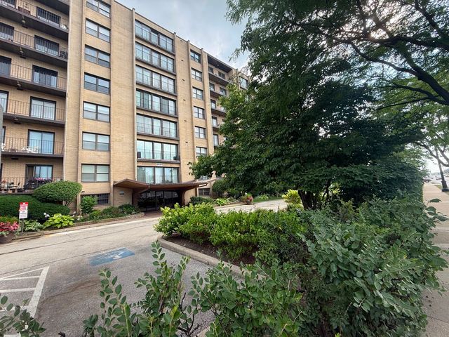 4601 W Touhy Avenue 506, Lincolnwood, IL 60712