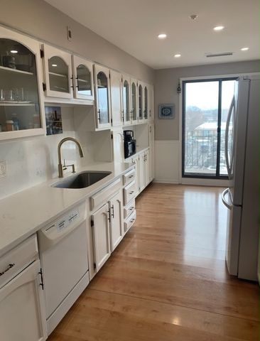 4601 W Touhy Avenue 506, Lincolnwood, IL 60712