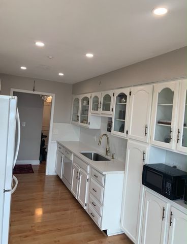 4601 W Touhy Avenue 506, Lincolnwood, IL 60712