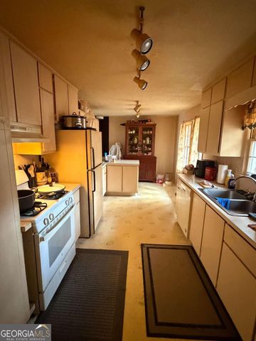 5730 Goldfield Drive, Acworth, GA 30102