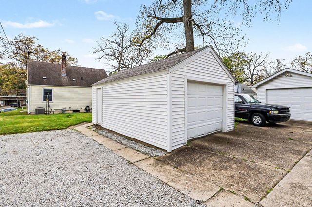 2226 Beverly Place, South Bend, IN 46616