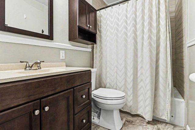 2226 Beverly Place, South Bend, IN 46616