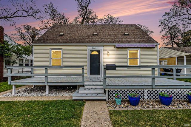 2226 Beverly Place, South Bend, IN 46616