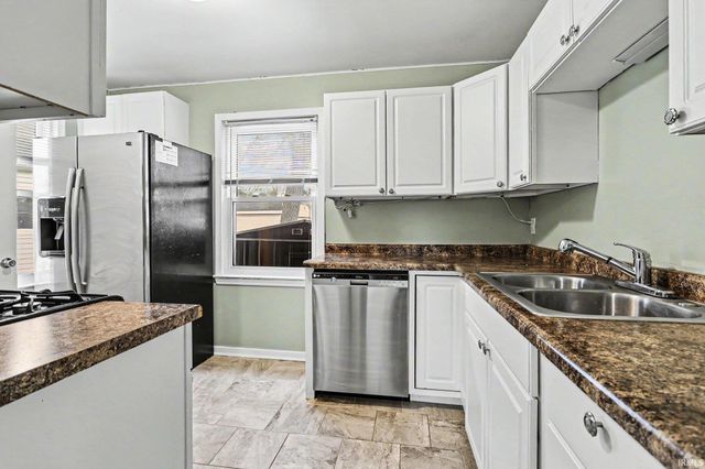 2226 Beverly Place, South Bend, IN 46616