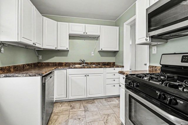 2226 Beverly Place, South Bend, IN 46616