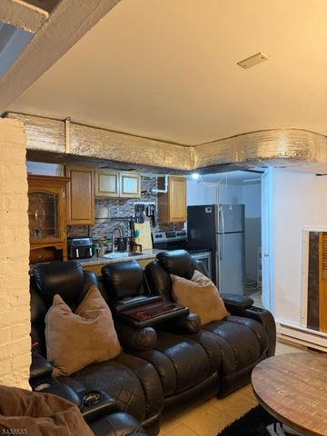 62 Shephard Ave, Newark City, NJ 07112