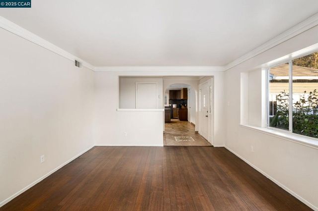 2901 Canterbury Dr, Richmond, CA 94806