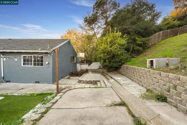 2901 Canterbury Dr, Richmond, CA 94806