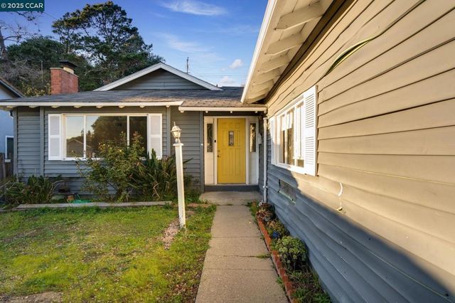 2901 Canterbury Dr, Richmond, CA 94806