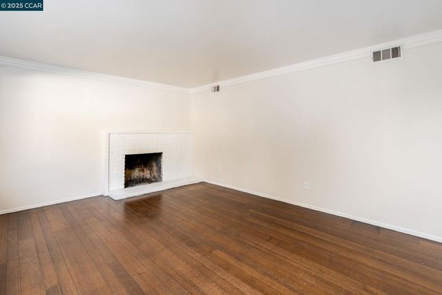 2901 Canterbury Dr, Richmond, CA 94806