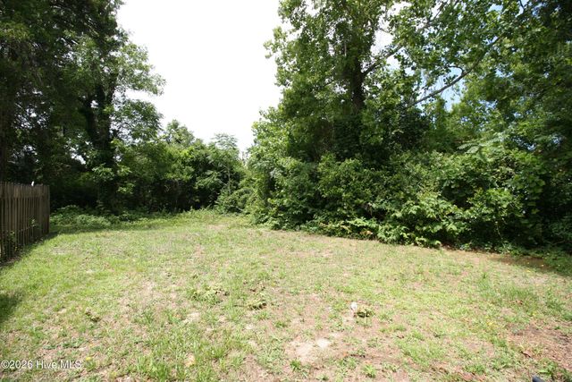 812 S 5th Avenue, Wilmington, NC 28401