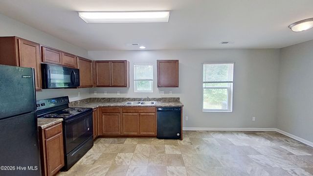 812 S 5th Avenue, Wilmington, NC 28401