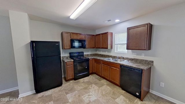 812 S 5th Avenue, Wilmington, NC 28401