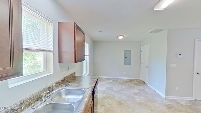 812 S 5th Avenue, Wilmington, NC 28401