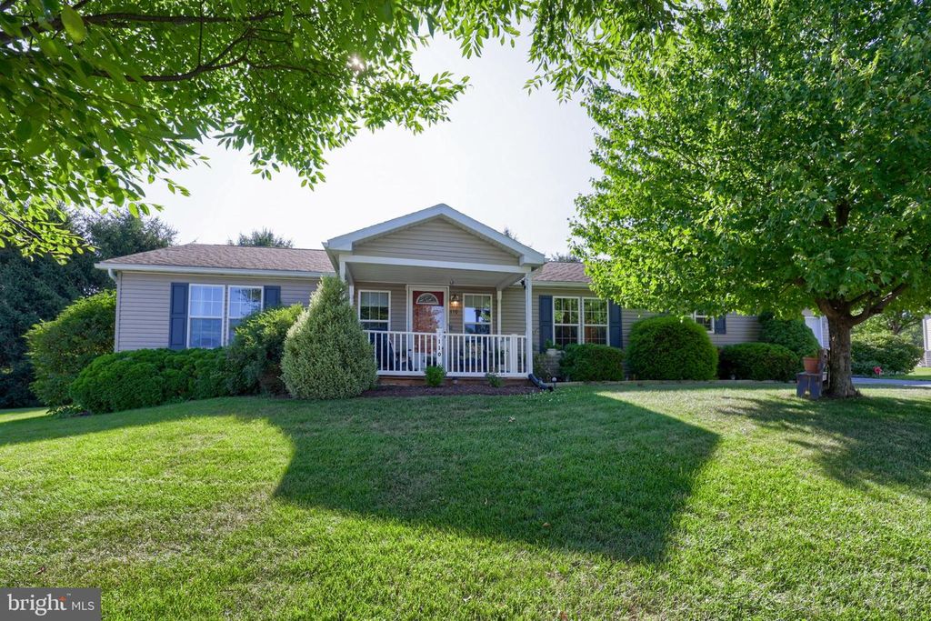 110 HOMESTEAD DR, Stevens, PA 17578