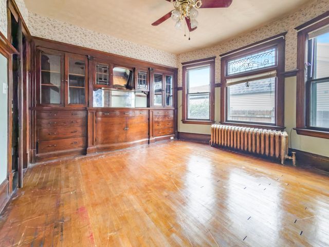 417 4th Avenue NE, Minneapolis, MN 55413