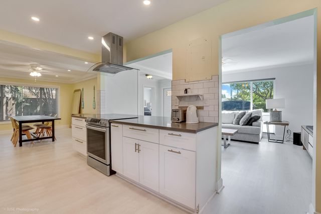 5541 NE 19th Avenue, Fort Lauderdale, FL 33308