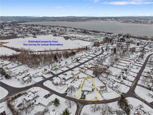 128 Traister Drive, Salina, NY 13088