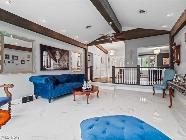 13730 Arrowhead Trail, Middleburg Heights, OH 44130