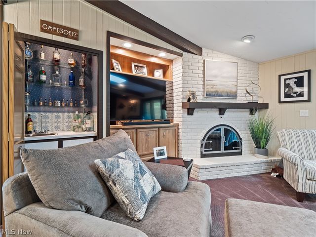 13730 Arrowhead Trail, Middleburg Heights, OH 44130
