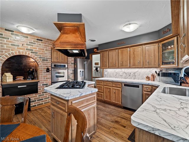 13730 Arrowhead Trail, Middleburg Heights, OH 44130