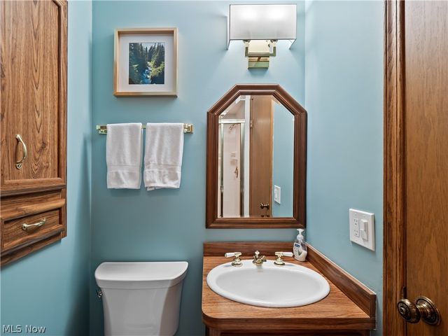 13730 Arrowhead Trail, Middleburg Heights, OH 44130