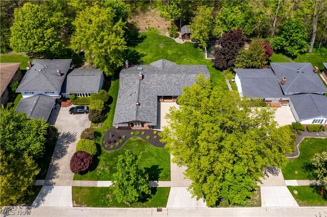 13730 Arrowhead Trail, Middleburg Heights, OH 44130