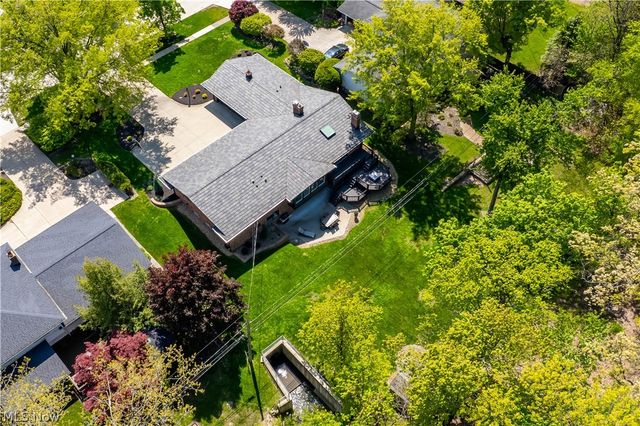 13730 Arrowhead Trail, Middleburg Heights, OH 44130
