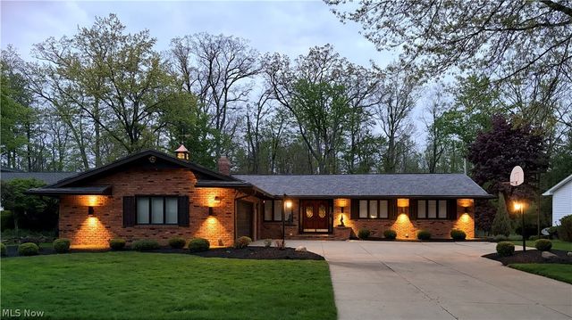 13730 Arrowhead Trail, Middleburg Heights, OH 44130