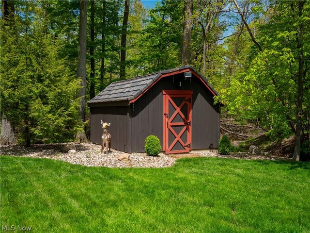 13730 Arrowhead Trail, Middleburg Heights, OH 44130