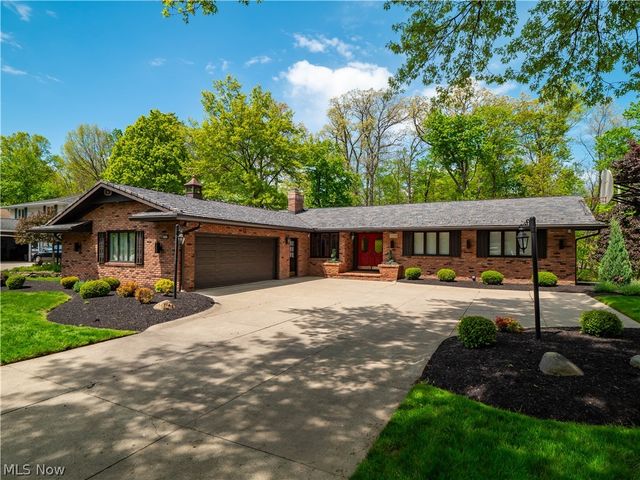 13730 Arrowhead Trail, Middleburg Heights, OH 44130