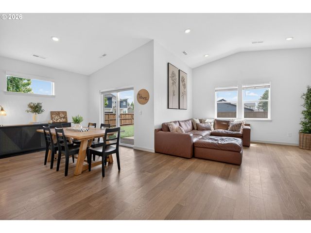 1402 W 19TH Cir, La Center, WA 98629