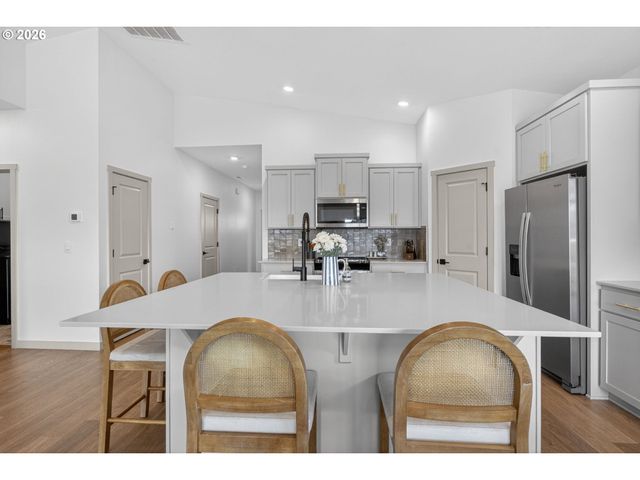1402 W 19TH Cir, La Center, WA 98629